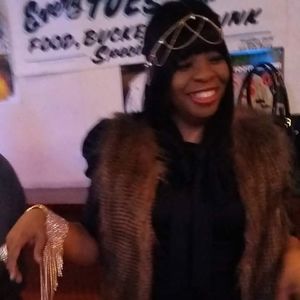 Meet your Posher, Angela